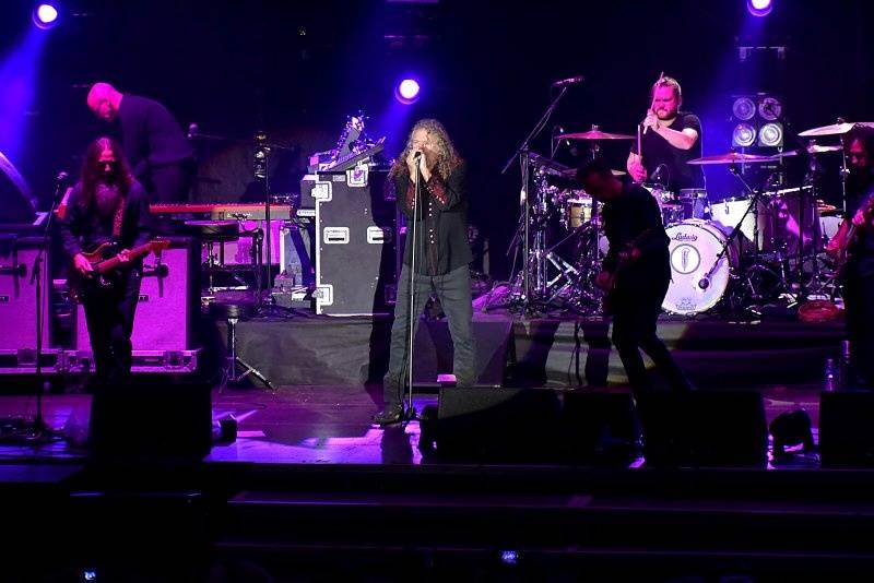 Robert Plant v Plzni tasil i nesmrtelné hity Led Zeppelin