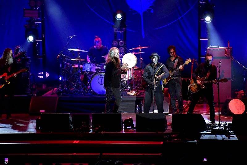 Robert Plant v Plzni tasil i nesmrtelné hity Led Zeppelin