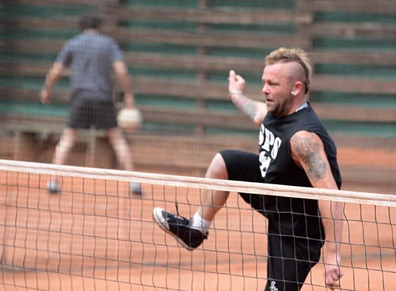 Nohejbalový turnaj kapel Festonda Cup vyhrál Medvěd 009, o zábavu nebyla nouze