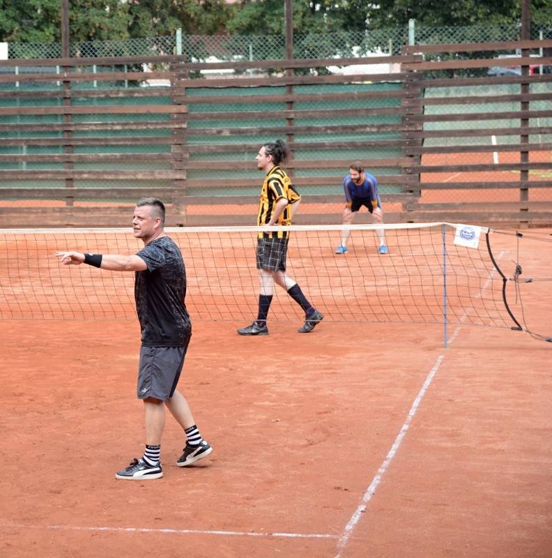 Nohejbalový turnaj kapel Festonda Cup vyhrál Medvěd 009, o zábavu nebyla nouze