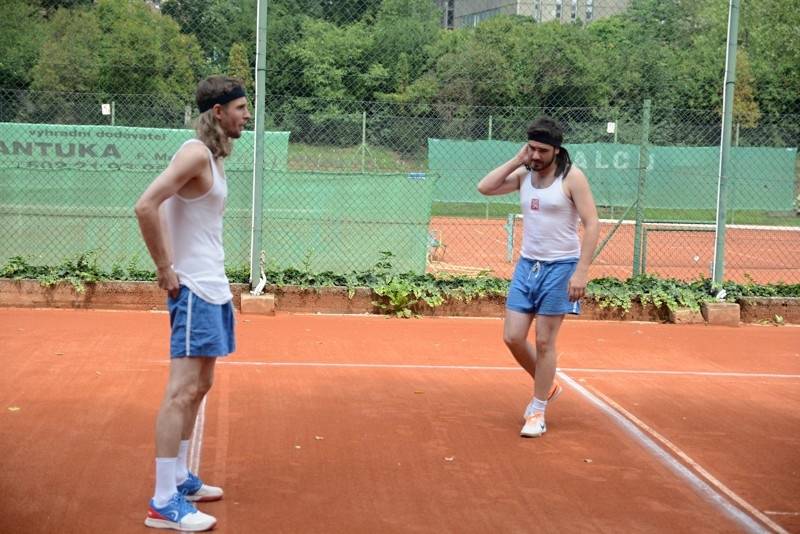 Nohejbalový turnaj kapel Festonda Cup vyhrál Medvěd 009, o zábavu nebyla nouze