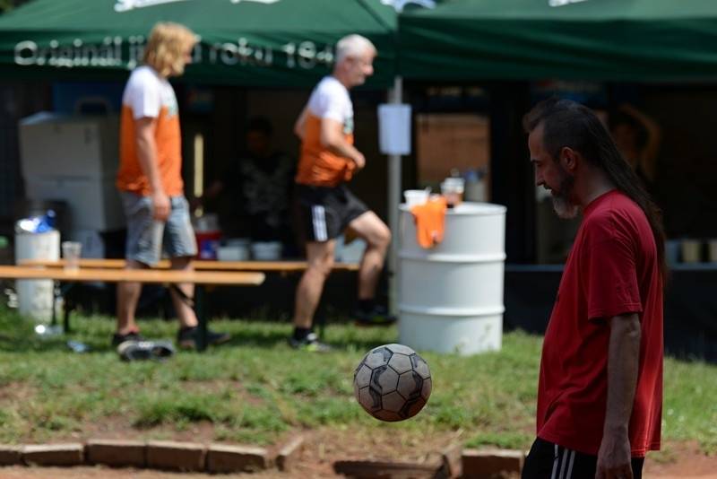 Nohejbalový turnaj kapel Festonda Cup vyhrál Medvěd 009, o zábavu nebyla nouze