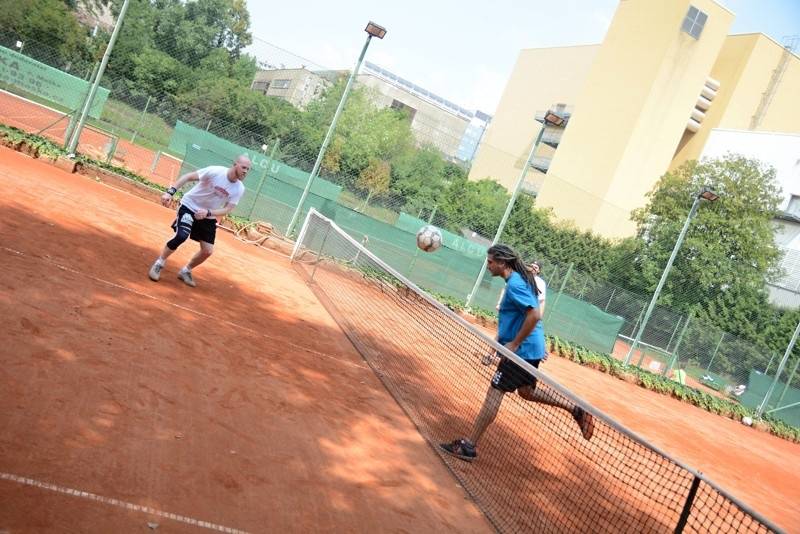 Nohejbalový turnaj kapel Festonda Cup vyhrál Medvěd 009, o zábavu nebyla nouze