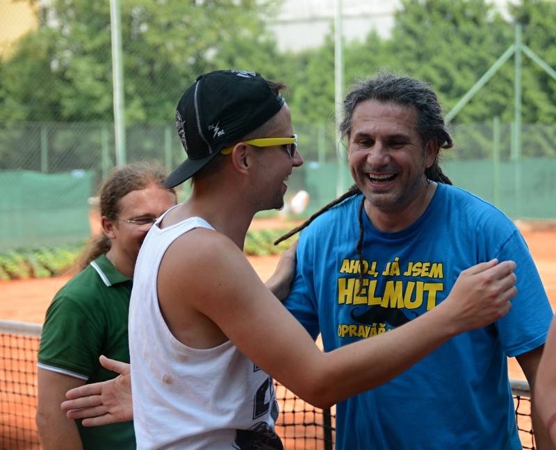 Nohejbalový turnaj kapel Festonda Cup vyhrál Medvěd 009, o zábavu nebyla nouze