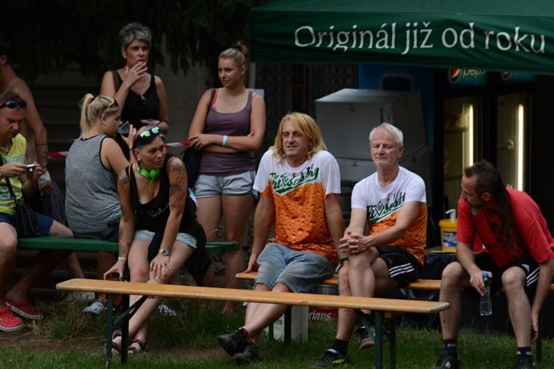 Nohejbalový turnaj kapel Festonda Cup vyhrál Medvěd 009, o zábavu nebyla nouze