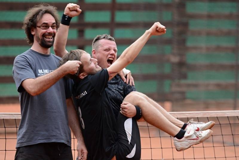 Nohejbalový turnaj kapel Festonda Cup vyhrál Medvěd 009, o zábavu nebyla nouze