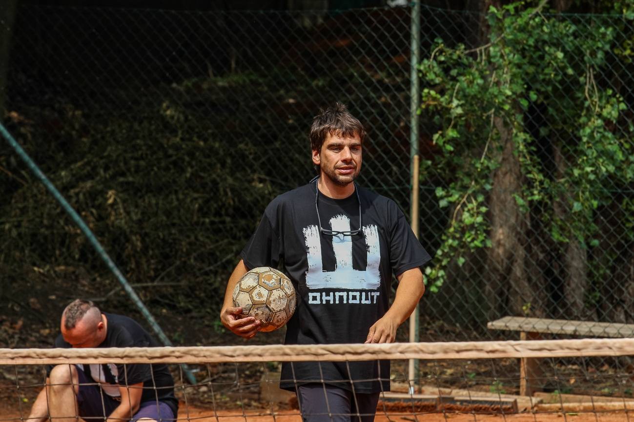 Pražský Festonda Cup: Wohnout, Imodium a spol. soutěžili v nohejbalu pro radost ze hry