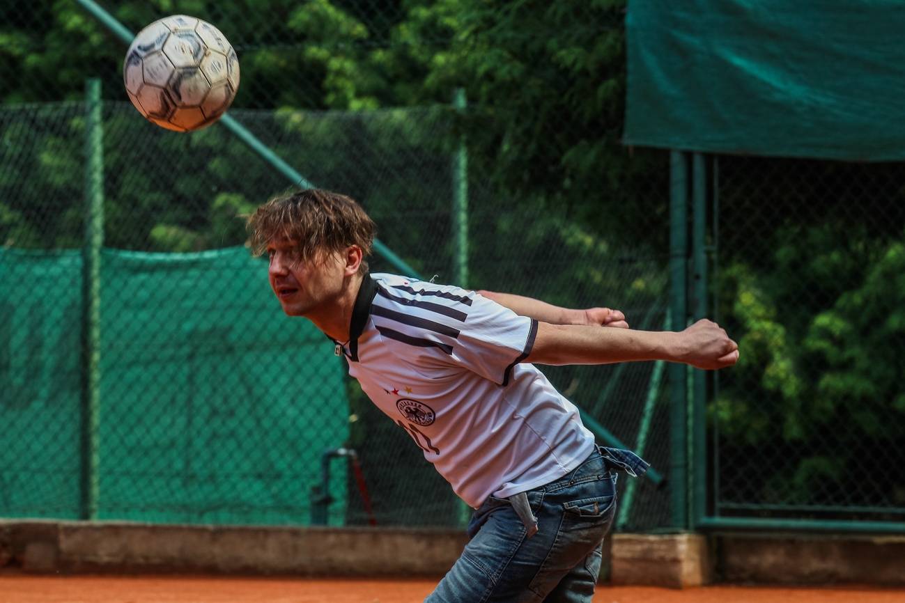 Pražský Festonda Cup: Wohnout, Imodium a spol. soutěžili v nohejbalu pro radost ze hry