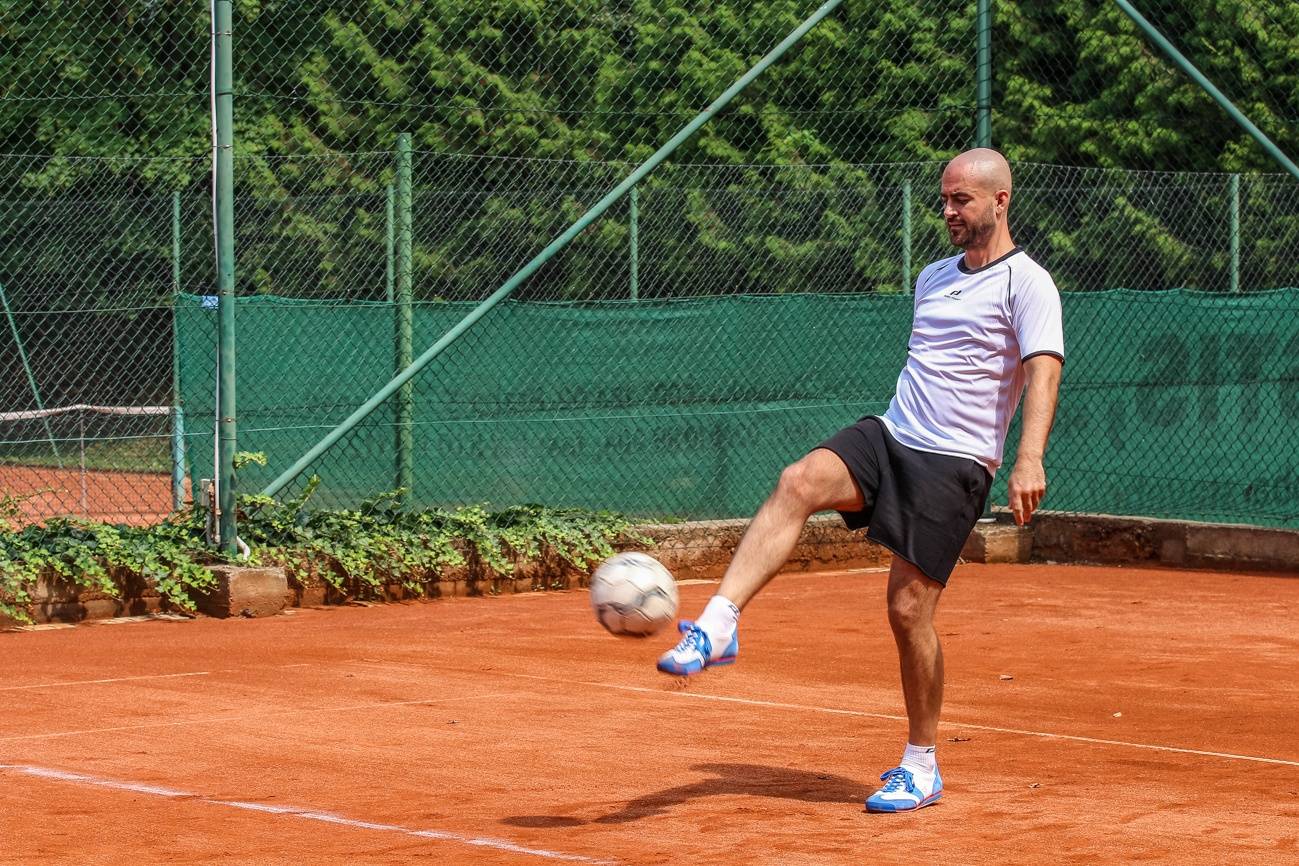 Pražský Festonda Cup: Wohnout, Imodium a spol. soutěžili v nohejbalu pro radost ze hry