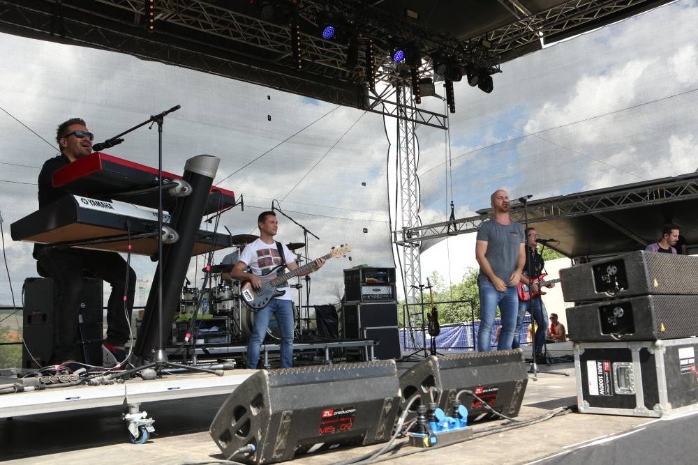 Hrady CZ bavily na Švihově. Vystoupili Kabát, Mandrage, Pražský výběr a další