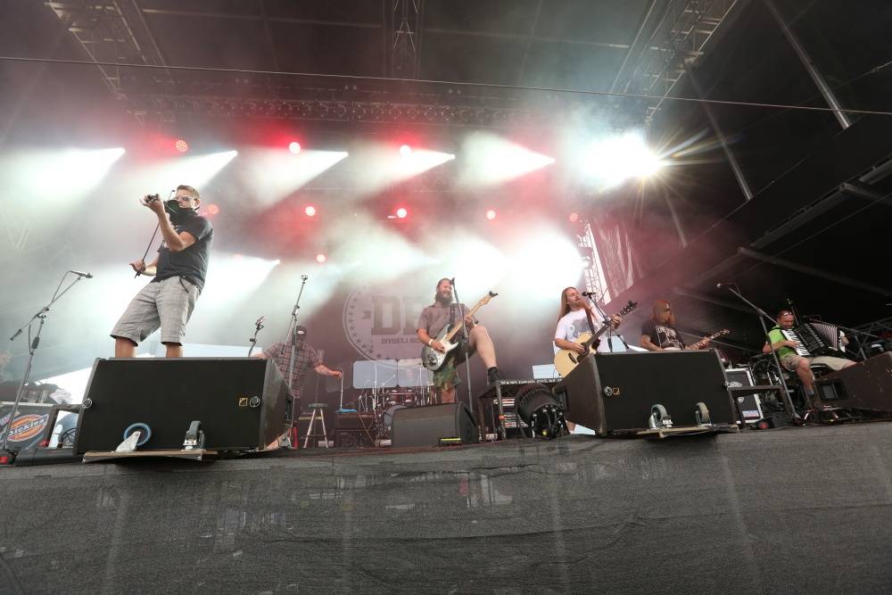 Hrady CZ bavily na Švihově. Vystoupili Kabát, Mandrage, Pražský výběr a další