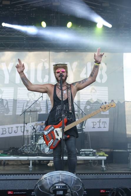 Hrady CZ bavily na Švihově. Vystoupili Kabát, Mandrage, Pražský výběr a další