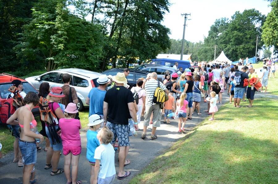 Kryštof Kemp ve Svojšicích: táboření, hudba, fotbal a dešťový budíček