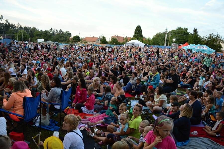 Kryštof Kemp ve Svojšicích: táboření, hudba, fotbal a dešťový budíček