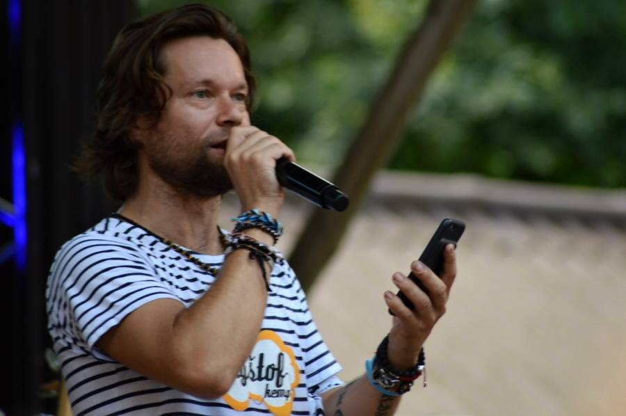 Kryštof Kemp ve Svojšicích: táboření, hudba, fotbal a dešťový budíček