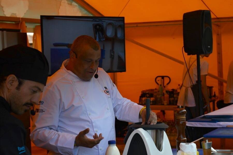 Kryštof Kemp ve Svojšicích: táboření, hudba, fotbal a dešťový budíček