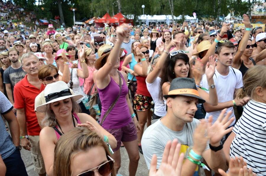 Kryštof Kemp ve Svojšicích: táboření, hudba, fotbal a dešťový budíček