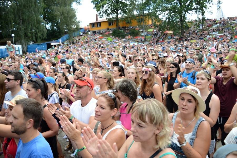 Kryštof Kemp ve Svojšicích: táboření, hudba, fotbal a dešťový budíček