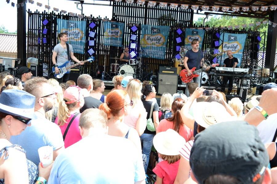 Kryštof Kemp ve Svojšicích: táboření, hudba, fotbal a dešťový budíček