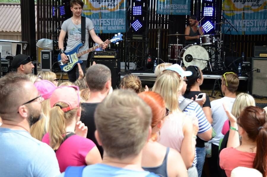 Kryštof Kemp ve Svojšicích: táboření, hudba, fotbal a dešťový budíček