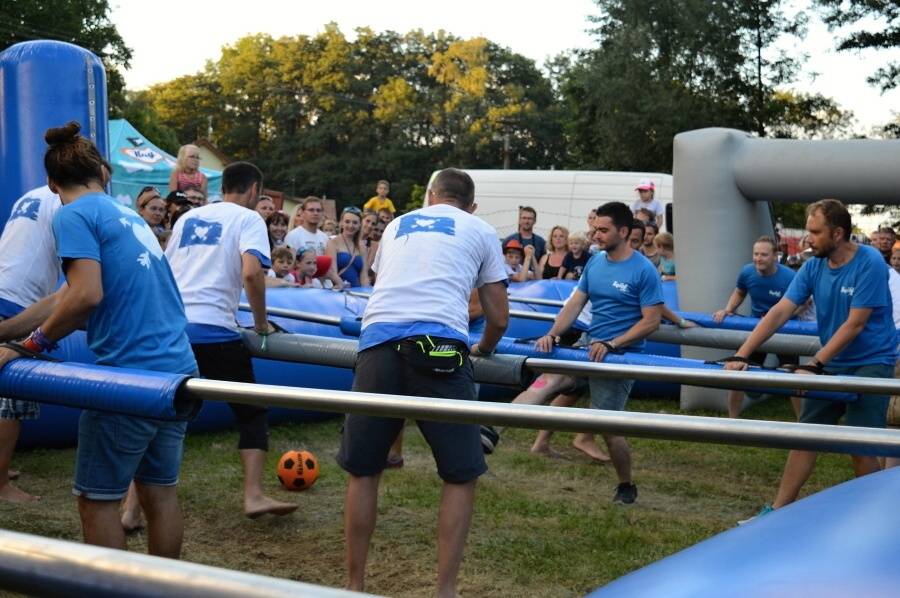 Kryštof Kemp ve Svojšicích: táboření, hudba, fotbal a dešťový budíček