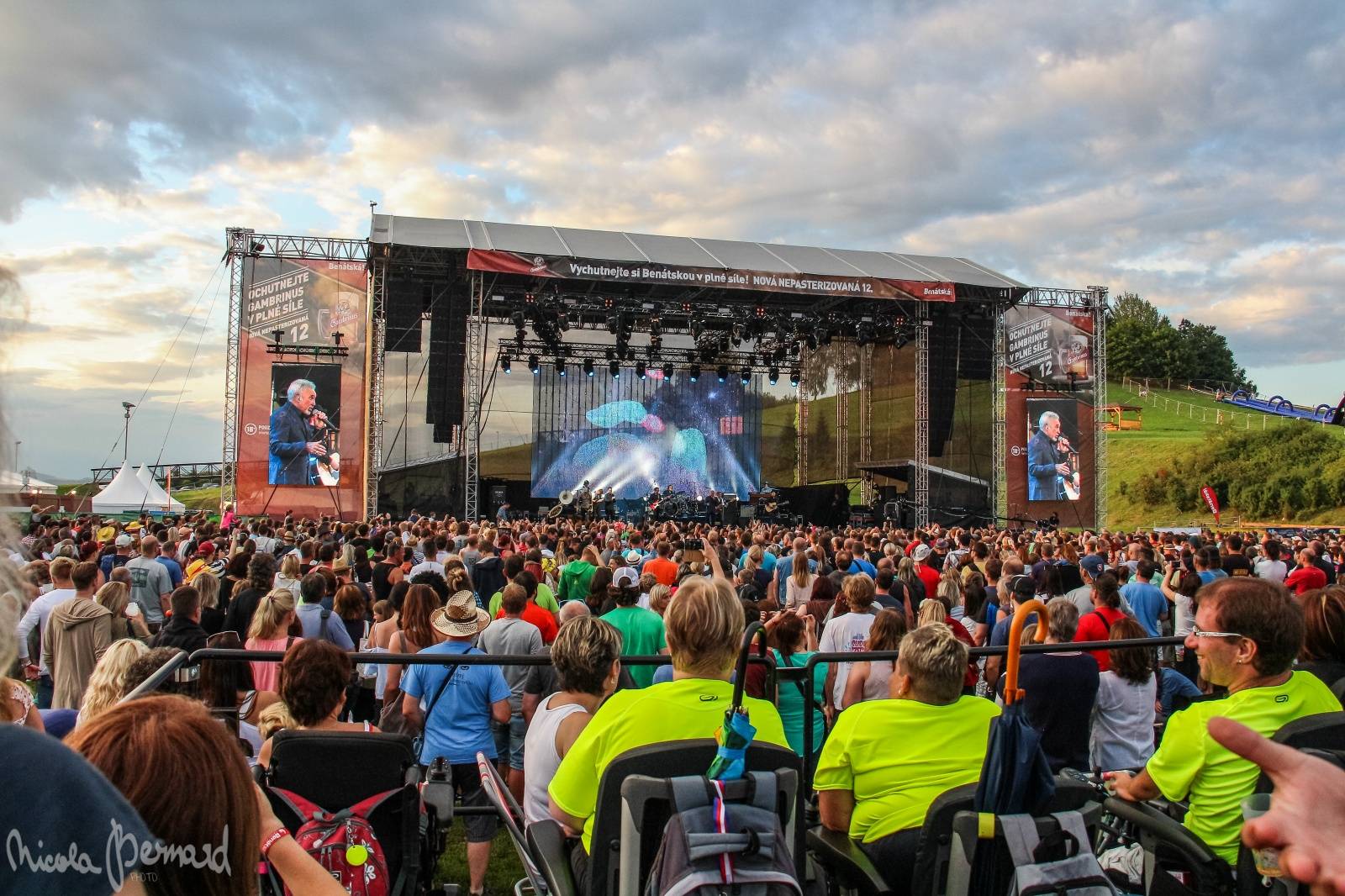 Benátská! v Liberci přilákala tisíce lidí, světová esa trumfla Hana Zagorová