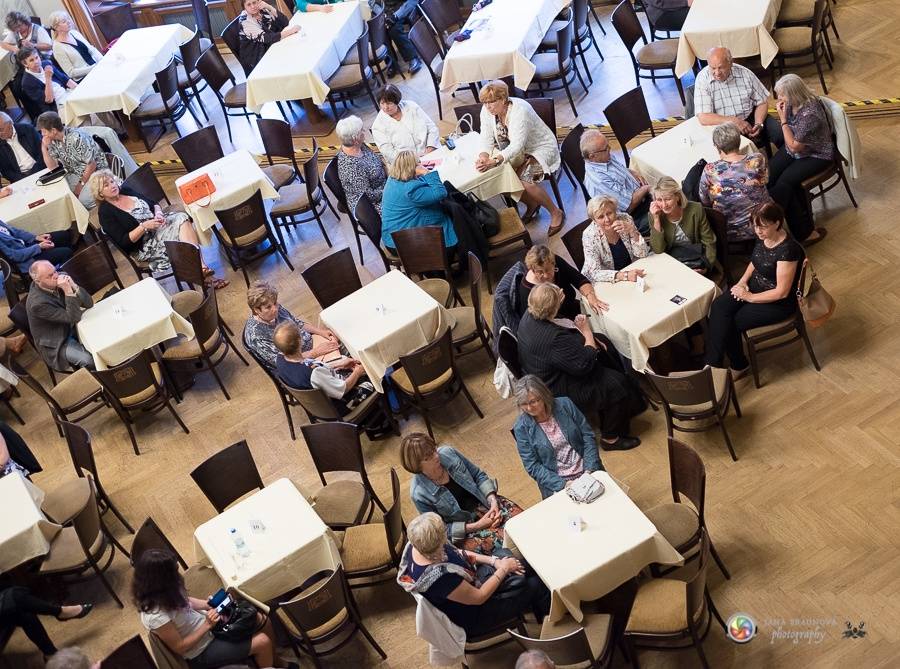 Plzní zněly šansony Edith Piaf i Charlese Aznavoura. Zpívala je Radka Fišarová