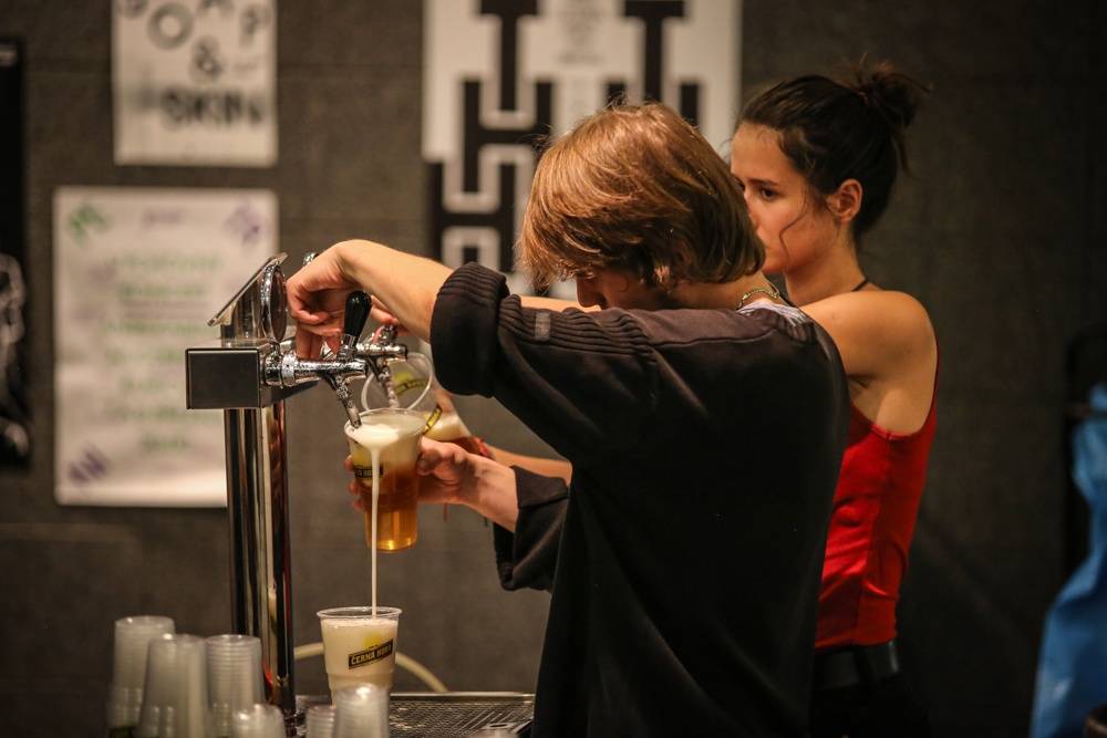 Irský písničkář Damien Rice chrlil emoce v Divadle Archa