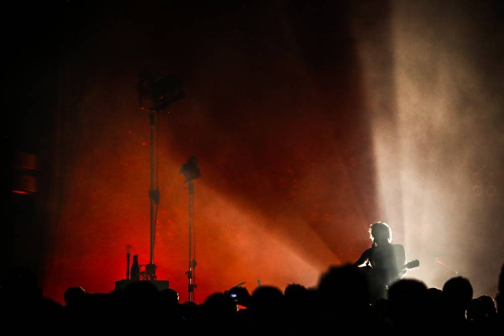 Irský písničkář Damien Rice chrlil emoce v Divadle Archa