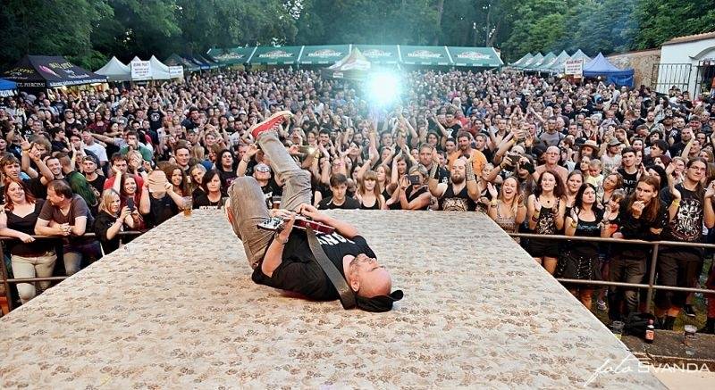 Rockfest Dačice přivítal Prague Conspiracy, Arakain, Visací zámek i Citron, s Dymytry vystoupil fanoušek
