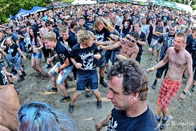 Rockfest Dačice přivítal Prague Conspiracy, Arakain, Visací zámek i Citron, s Dymytry vystoupil fanoušek