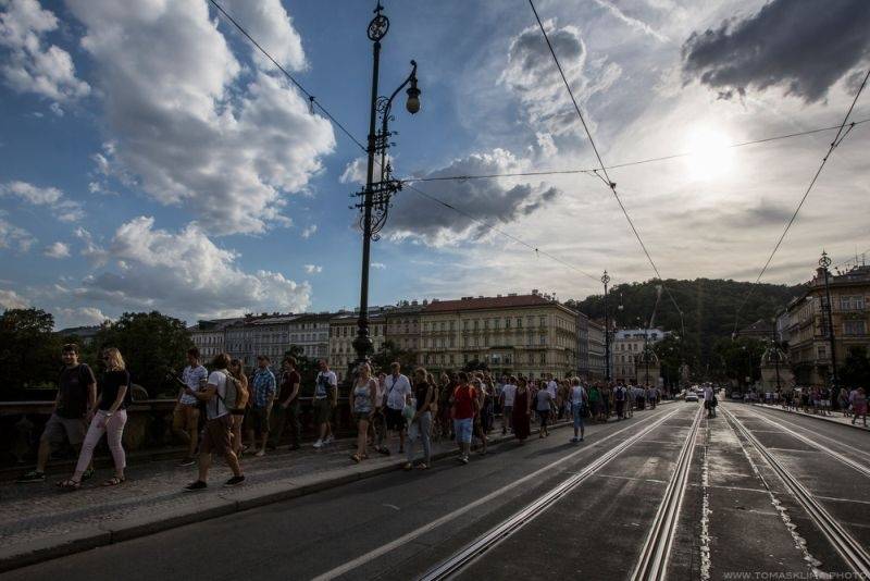 Z Kampy na Střelák: Zrní zahráli pod širým nebem