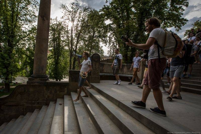 Z Kampy na Střelák: Zrní zahráli pod širým nebem
