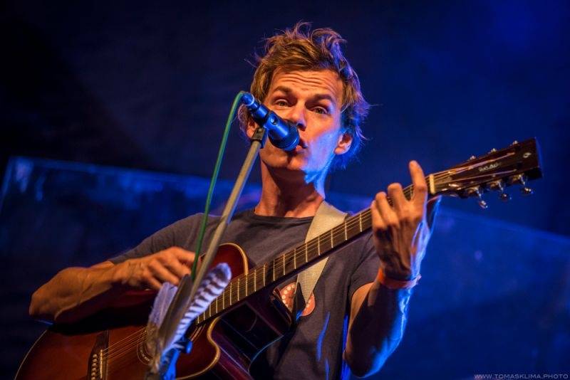 Z Kampy na Střelák: Zrní zahráli pod širým nebem