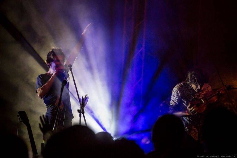 Z Kampy na Střelák: Zrní zahráli pod širým nebem