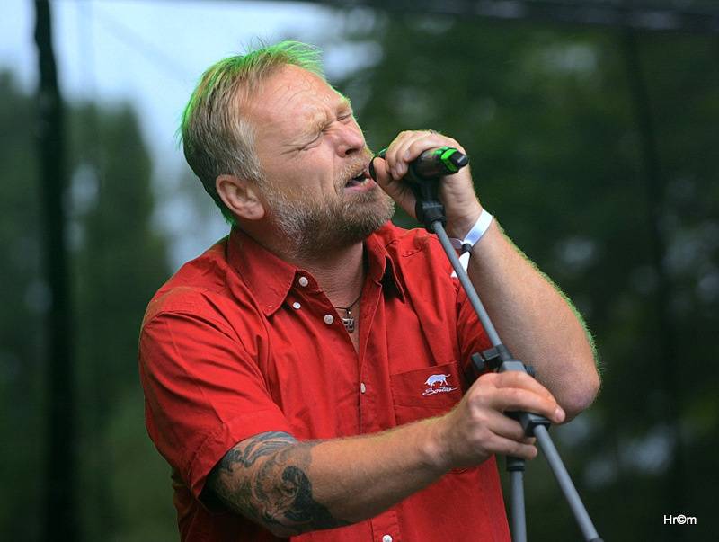 Na Sázavafest přijeli Skye & Ross z Morcheeby, Jirka Macháček prosil, ať nezavírají bary