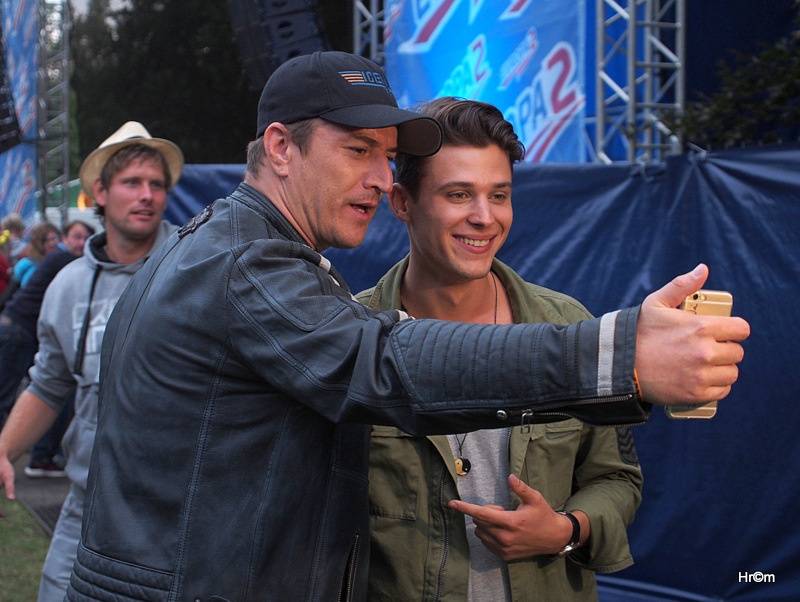 Na Sázavafest přijeli Skye & Ross z Morcheeby, Jirka Macháček prosil, ať nezavírají bary