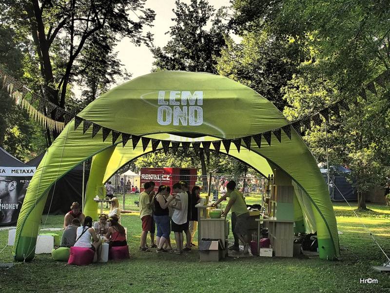 Na Sázavafest přijeli Skye & Ross z Morcheeby, Jirka Macháček prosil, ať nezavírají bary