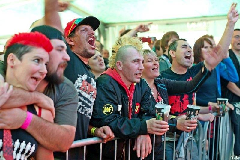 Keltská noc v Harrachově: Na doskočišti skokanského můstku řádili Arakain i Tři sestry