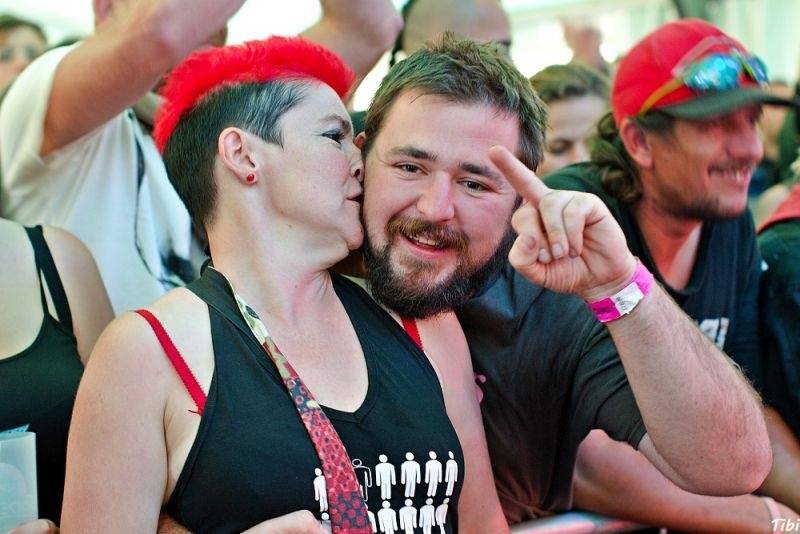 Keltská noc v Harrachově: Na doskočišti skokanského můstku řádili Arakain i Tři sestry