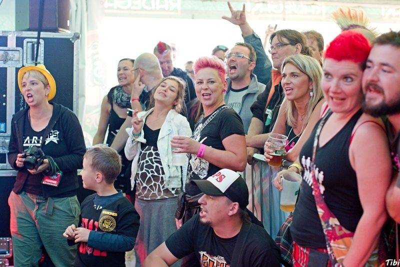 Keltská noc v Harrachově: Na doskočišti skokanského můstku řádili Arakain i Tři sestry