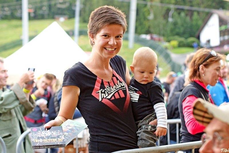 Keltská noc v Harrachově: Na doskočišti skokanského můstku řádili Arakain i Tři sestry