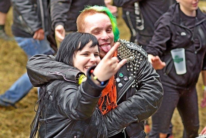 Keltská noc v Harrachově: Na doskočišti skokanského můstku řádili Arakain i Tři sestry