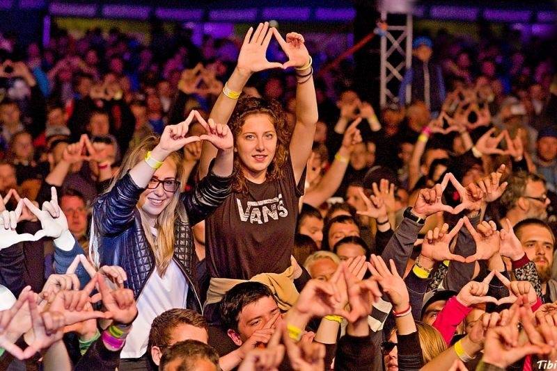 Keltská noc v Harrachově: Na doskočišti skokanského můstku řádili Arakain i Tři sestry