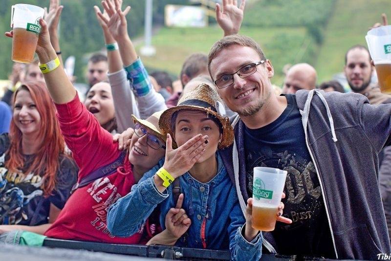 Keltská noc v Harrachově: Na doskočišti skokanského můstku řádili Arakain i Tři sestry