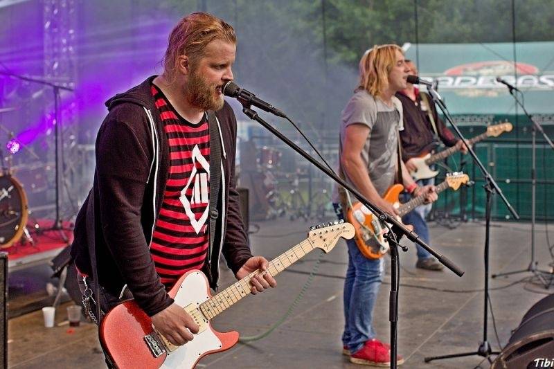 Keltská noc v Harrachově: Na doskočišti skokanského můstku řádili Arakain i Tři sestry