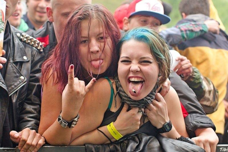 Keltská noc v Harrachově: Na doskočišti skokanského můstku řádili Arakain i Tři sestry