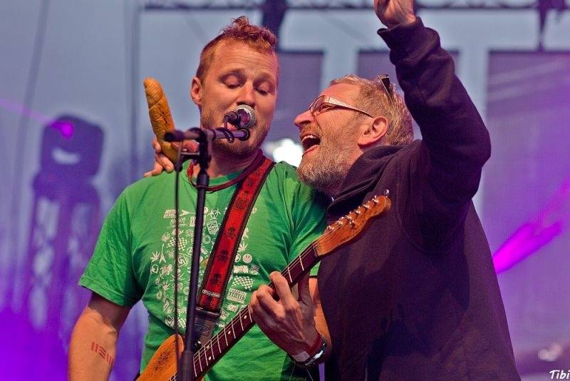 Keltská noc v Harrachově: Na doskočišti skokanského můstku řádili Arakain i Tři sestry