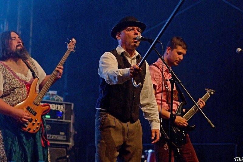 Keltská noc v Harrachově: Na doskočišti skokanského můstku řádili Arakain i Tři sestry