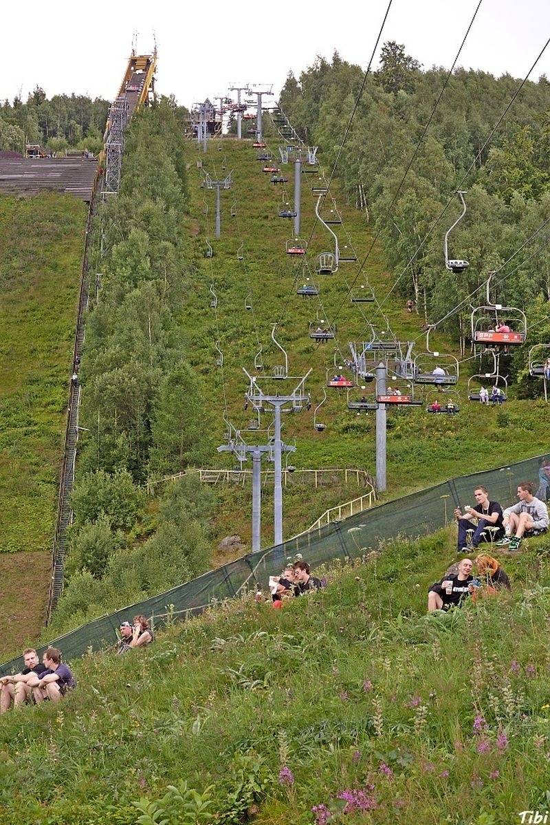 Keltská noc v Harrachově: Na doskočišti skokanského můstku řádili Arakain i Tři sestry